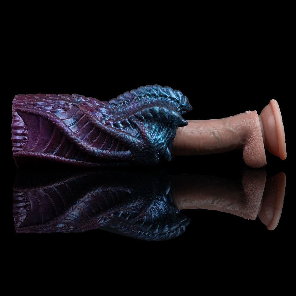 Fantasy Creature Pocket Pussy | Platinum Silicone Handheld Masturbator mit Alienkreatur
