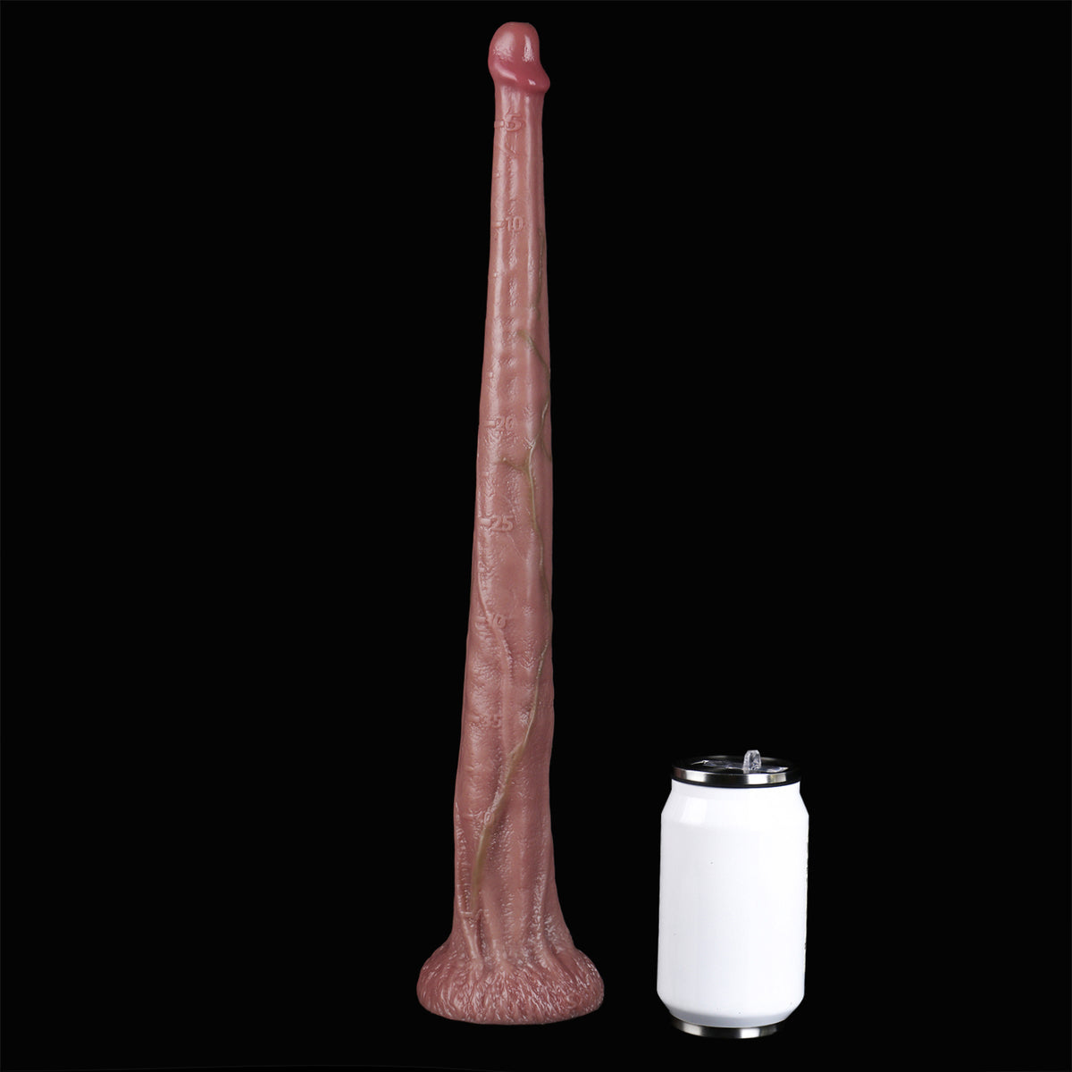 Long Dildo Fleischbeige – Konisch-Verjüngender Schaft, Verzweigtes Venennetz, Frenulum-Detail, 3-Megapixel Endoskop-Kamera, 8 LED, IP68, Faltenrelief-Saugnapf aus Platin-Silikon