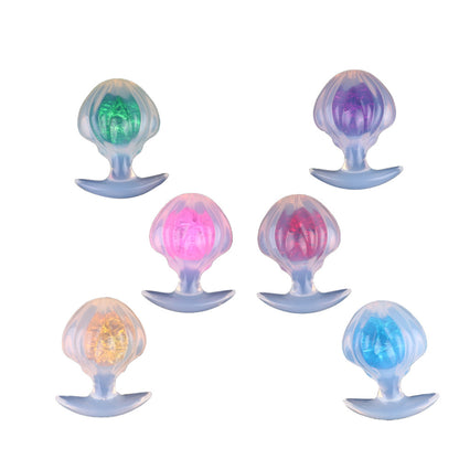 Analplug Kristall Fächermuschel – Gemstone-Core, 8 Rippen & Mondsichel-Basis | Platin-Silikon | SilikonLust