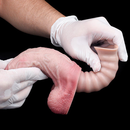 Dildo Ivory Rose – Handgespritzt, Hodensack & Saugnapf | Platin-Silikon