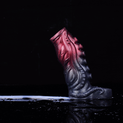 Penishülle Kraken-Edition – Blutrot & Schwarz, Spritzfunktion & Saugnapf-Textur