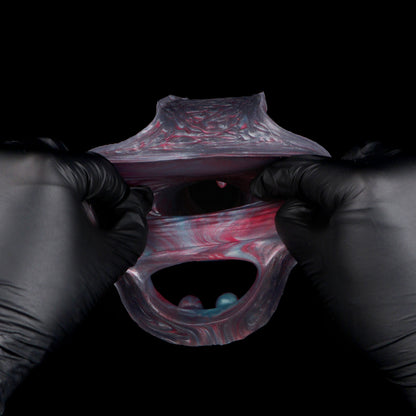 Mystisches Alien Penis Sleeve im Rot-Blau-Marmor-Design – Mit Verzögerungsring & genopptem Stimulator für Paare