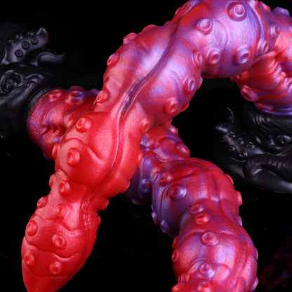 Tentakel Long Dildo – Rot-Lila Farbverlauf, Oktopus-Kopf-Sockel, Dichte Saugnapf-Reihen & Dreieck-Spitze aus Platin-Silikon
