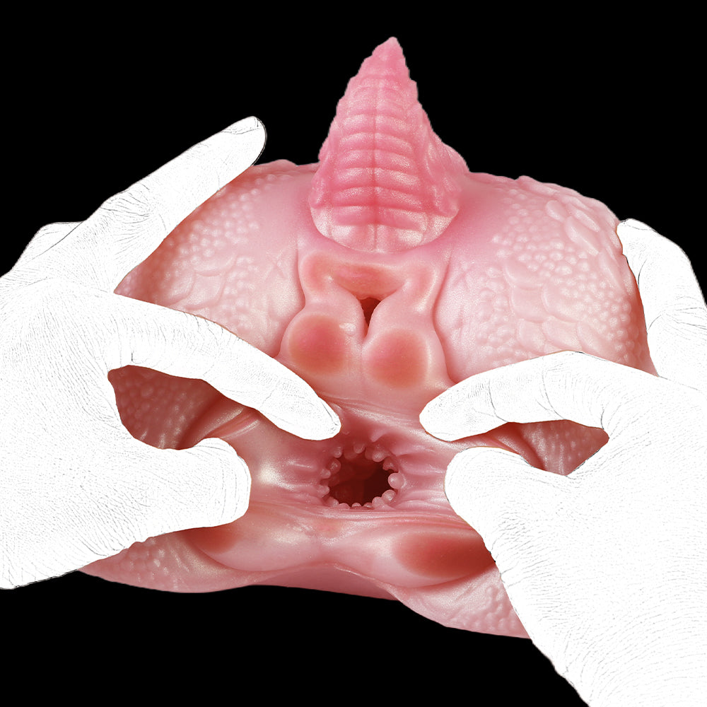 Drachen-Po Sexpuppe mit Drachenschuppen, Stachelschwanz & Doppel-Vulva – Kirschblütenrosa, Vaginal-Anal-Doppelkanal & Platin-Silikon