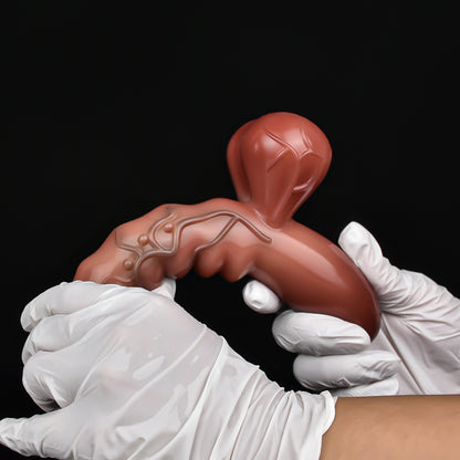 Ergonomically designed masturbator for women – with intelligent vibration, heating, and G-spot stimulation functions.