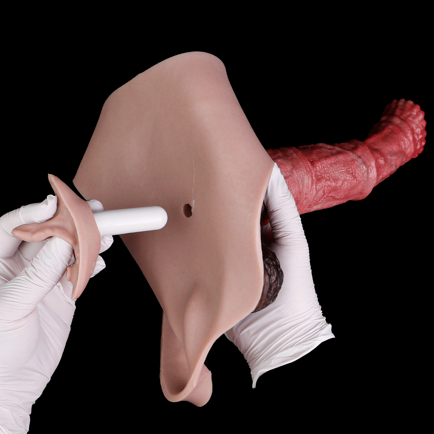 Strap-On Dildo Pferd im Tanga – Klitoris-Grinder, Vibrationsstab-Eingang & Schwarzer Bulbus aus Platin-Silikon