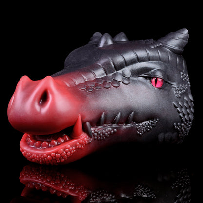 Schwarzer Drachenkopf Sexpuppe mit Roten Augen, Drachenhörnern & Schuppenstruktur – Mattschwarz-Dunkelrot, Wellenfalten-Kanal & Platin-Silikon