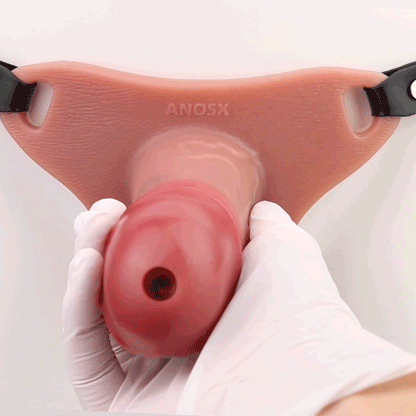 Penishtuelle Strap-on mit Hodenring – Penis Verlängerung, Harnöffnung & Leder-Tragesystem