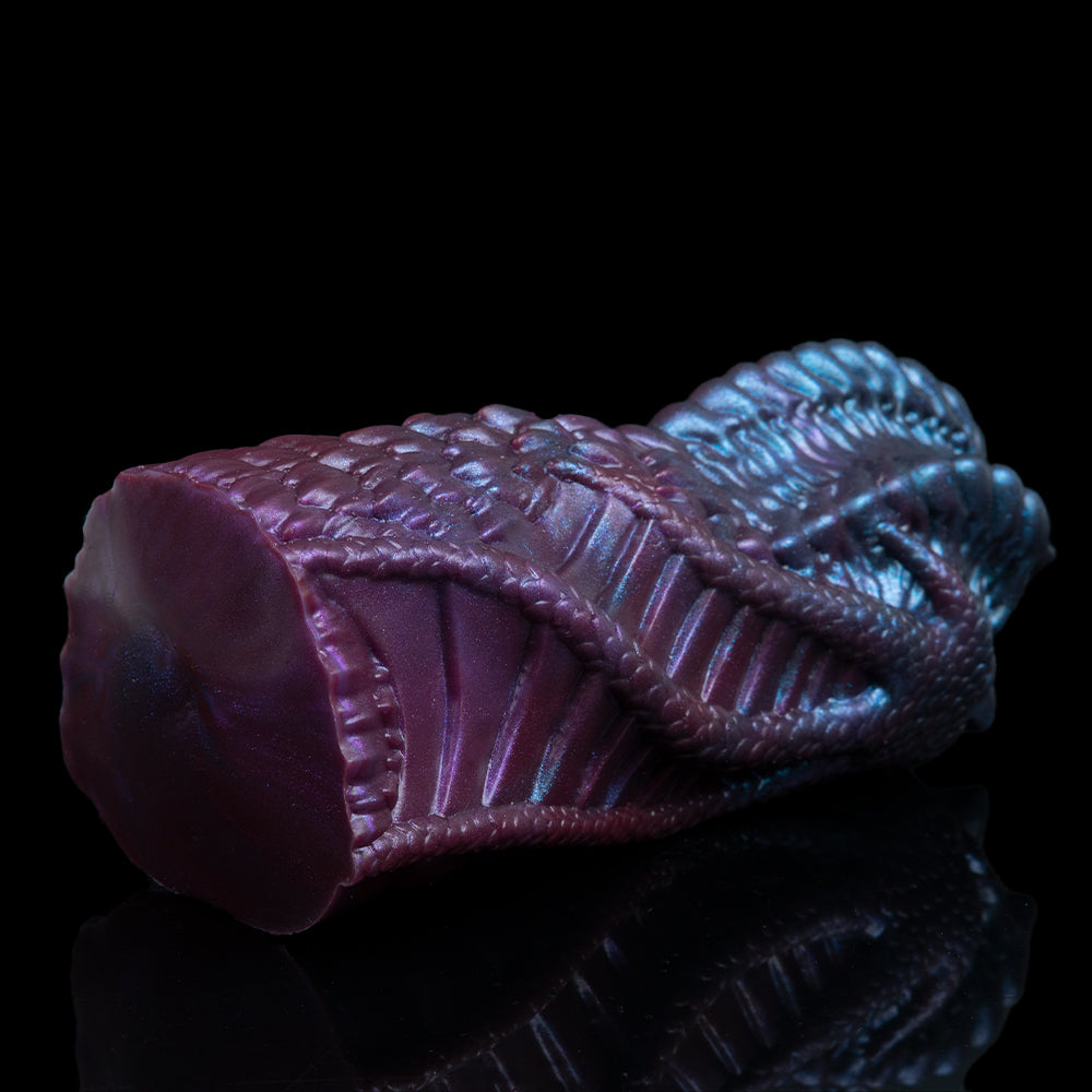 Fantasy Creature Pocket Pussy | Platinum Silicone Handheld Masturbator mit Alienkreatur