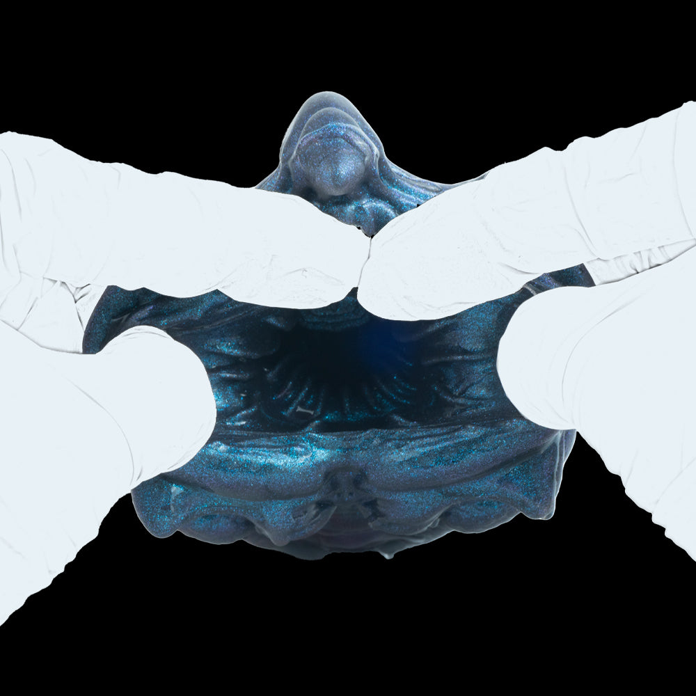Fantasy Creature Pocket Pussy | Platinum Silicone Handheld Masturbator mit Alienkreatur