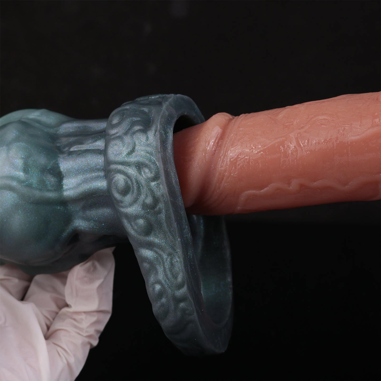 Neon-Plasma Overlord – Biomorpher Penisekstender mit Hodenband aus Platin-Silikon