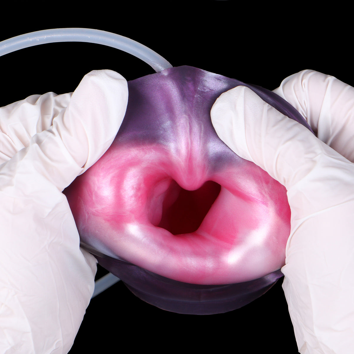 Geistlotus Penis Sleeve – Mehrschichtige Lotusblüten-Kronenspitze, Rosa-Weiss-Perlmuttwirbel-Rankenschaft, Spritzfunktion & Violetter Penisring-Verzögerungssockel aus Platin-Silikon