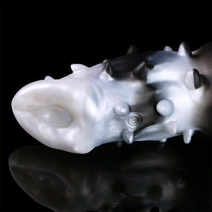 Alpha Wolf Penis Sleeve in Dark-Marble Optik: Vibrierende Verlängerungshülle mit Spikes & Delay-Ring