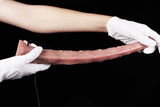 Long Dildo mit Endoskop-Kamera – Hautbeige-Rosa Spiralvenen-Schaft, 3-Megapixel-Kamera im Glans-Kopf, 8 LED-Leuchtperlen, IP68-Wasserdicht, App-Direktverbindung & Starksaugnapf aus Platin-Silikon